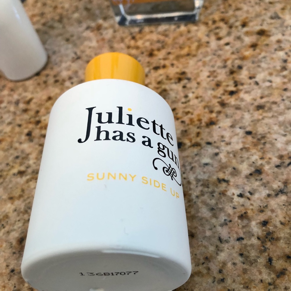 Juliette has a gun sunny side up